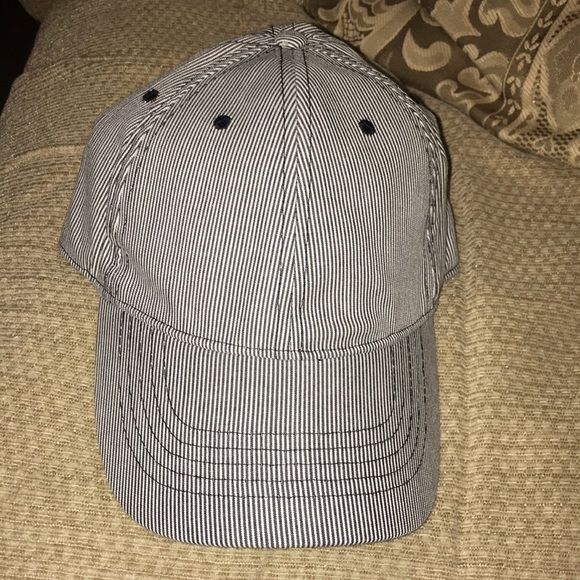 🔘NWT Black & White Thin Striped Baseball Cap - Picture 8 of 8
